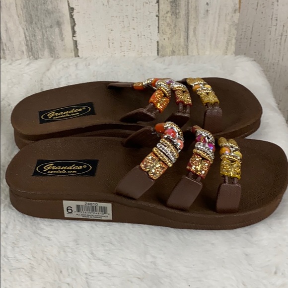 Grandco Woman’s Sandals - Selling As Pair - Size 6 - Picture 8 of 12